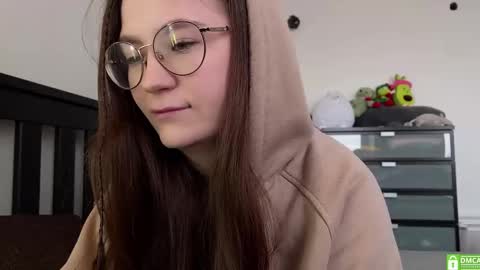 Mia with a big heart  online show from March 10, 3:01 am