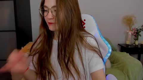 Mia with a big heart  online show from March 1, 3:53 am