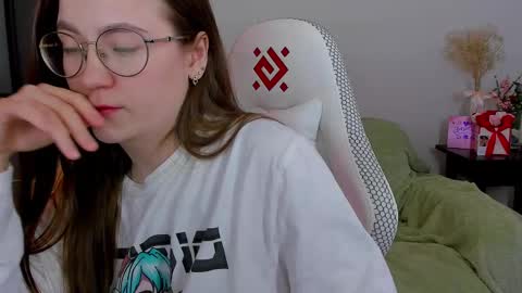 Mia with a big heart  online show from March 5, 6:01 am