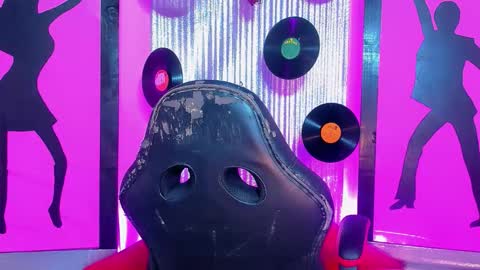 Nicky  Please help me with your thumbs up its importan online show from March 31, 10:21 pm