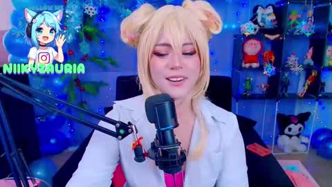 niiky online show from December 4, 5:12 pm