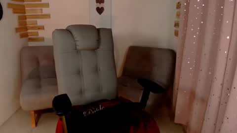 Snapshot of _oliviawilde chatting on December 3, 5:48 am Mariana online show from December 3, 5:48 am