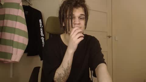 Willie online show from April 3, 5:42 pm