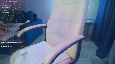 Ilona online show from April 3, 1:51 pm