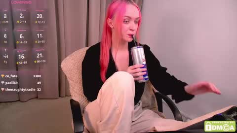 Maisie online show from May 2, 2:45 pm
