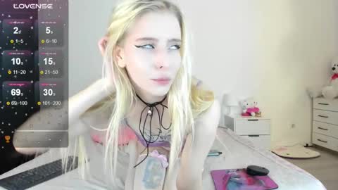 Pinky online show from September 10, 7:37 pm