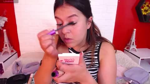 Laura online show from October 30, 11:05 pm