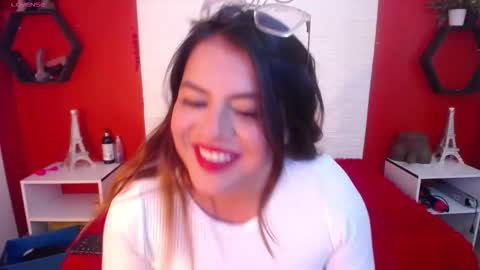 Laura online show from February 7, 6:44 pm