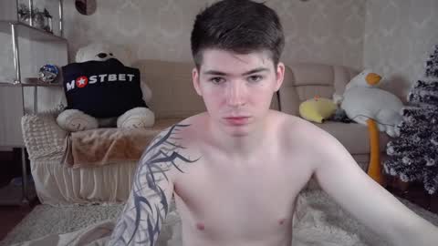 Snapshot of _pretty_fox_ chatting on December 13, 7:47 am _pretty_fox_ online show from December 13, 7:47 am