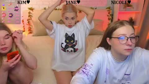 Merlizz Eva Jane Mila Nicole  left to right  online show from April 7, 8:00 pm