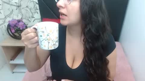 _saraximena_ online show from May 13, 6:12 am