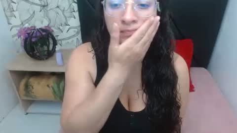 _saraximena_ online show from May 15, 5:49 am
