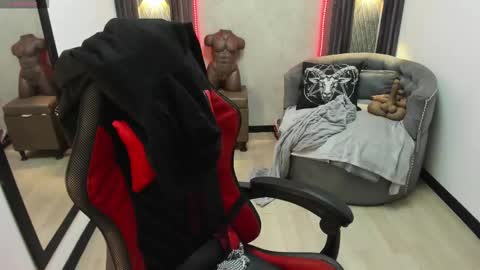 Snapshot of _selene_red chatting on February 25, 3:53 pm Selene online show from February 25, 3:53 pm