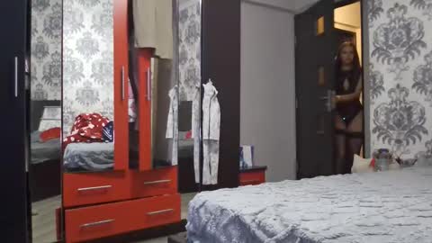 _sexy_sophie_69 online show from October 7, 8:16 pm