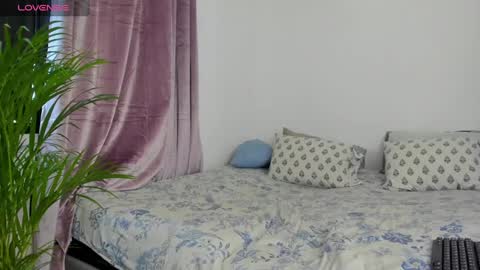E T H A N      S T A R online show from February 11, 9:14 pm