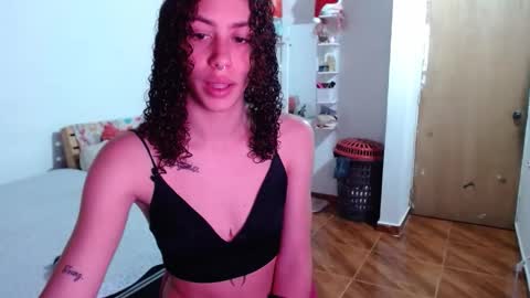 _shanellxxx online show from May 5, 10:04 pm