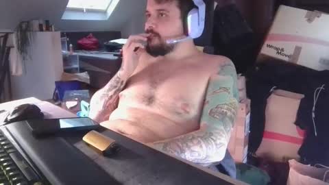 _smiley_bear27 online show from December 15, 8:32 am