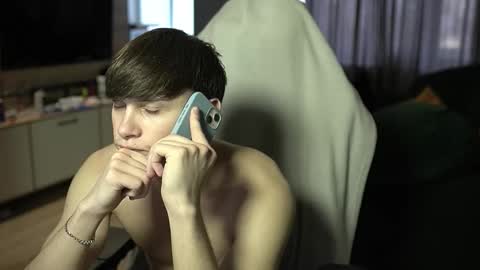 OLIVERpvt is open online show from March 24, 4:29 am