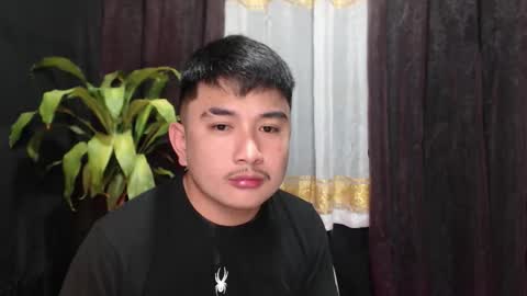 _superhotlatino_ online show from April 23, 3:24 pm