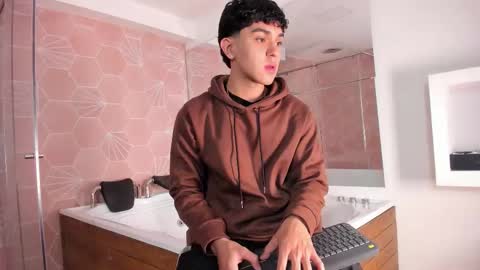 _taylorblack online show from January 8, 11:38 am