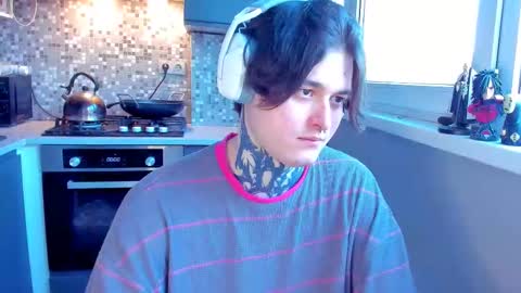 _torfin_ online show from February 3, 6:40 am