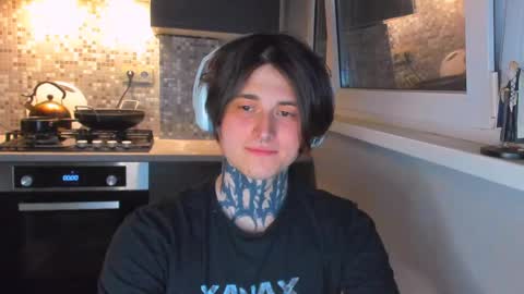 _torfin_ online show from March 27, 1:44 am