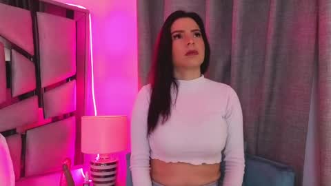 _valeria_saenz_ online show from March 30, 3:39 am