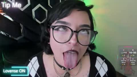Snapshot of _vermell_ chatting on October 22, 10:22 pm Vermeil online show from October 22, 10:22 pm