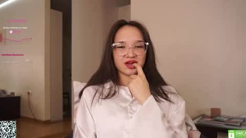 Viola online show from March 6, 9:42 pm