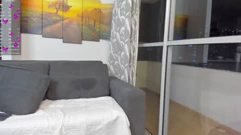 Snapshot of _violetadulce chatting on December 6, 2:40 am Violeta online show from December 6, 2:40 am