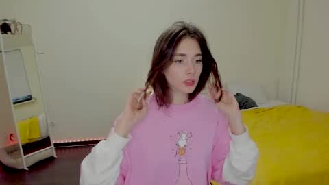 Willa online show from September 25, 2:02 pm
