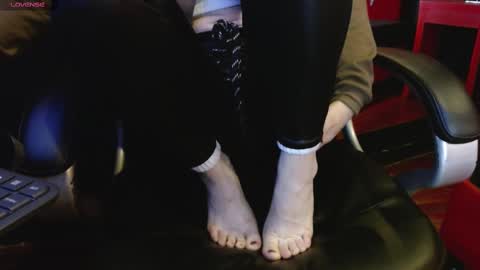 Yuyi online show from March 8, 11:16 am