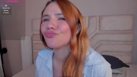 Zoe  online show from August 5, 1:52 pm