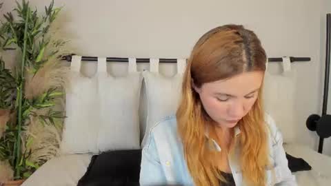 Zoe  online show from June 16, 12:31 pm