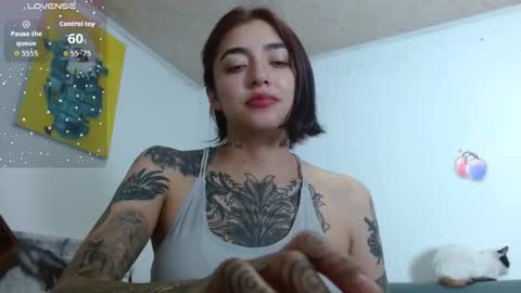 Snapshot of _zoebakers chatting on October 4, 1:36 am Zoe  online show from October 4, 1:36 am