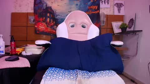 Aisha online show from October 12, 2:09 pm