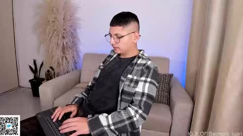 a_lejandro_0_8 online show from April 17, 2:03 am