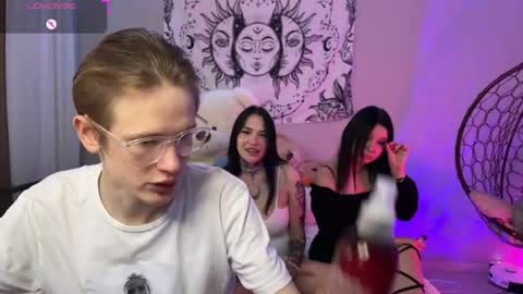 Kris Michael online show from July 20, 3:58 pm