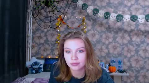 Snapshot of aalicebubble chatting on October 27, 6:30 pm Alice online show from October 27, 6:30 pm