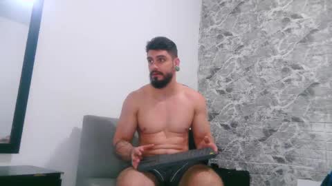 Aaron kwok online show from March 12, 3:57 am