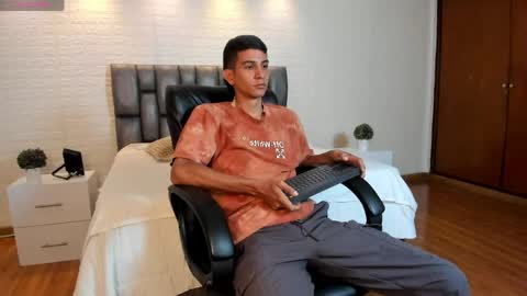 Aaron online show from April 13, 9:08 pm