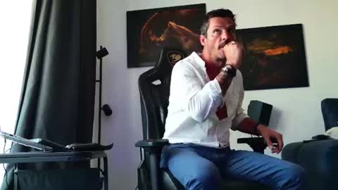 Aaron online show from July 6, 4:09 pm