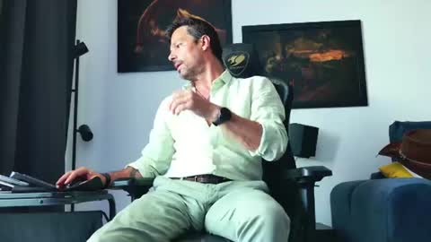 Aaron online show from July 8, 7:56 am