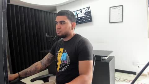 ig aaron hunter123 online show from April 10, 3:28 pm