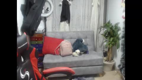 Snapshot of abby_iloveit chatting on December 4, 2:58 am abby iloveit online show from December 4, 2:58 am