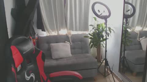 Snapshot of abby_iloveit chatting on February 26, 1:00 pm abby iloveit online show from February 26, 1:00 pm