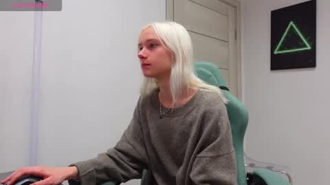 Snapshot of abby_laker chatting on September 28, 6:00 am ABBY LAKER online show from September 28, 6:00 am