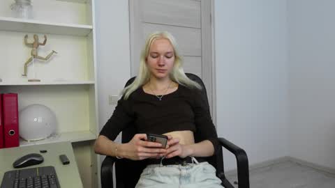 Snapshot of abby_laker chatting on September 17, 1:36 pm ABBY LAKER online show from September 17, 1:36 pm