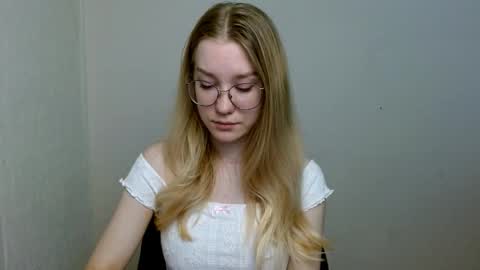 Abby Lovense is active online show from November 8, 10:40 am