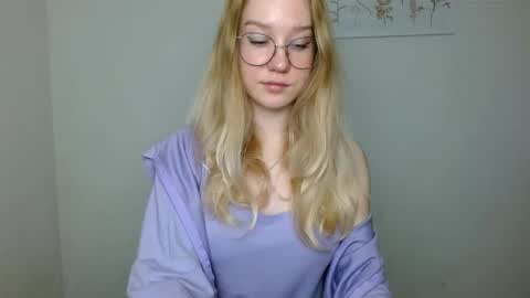 Abby Lovense is active online show from October 10, 1:17 pm